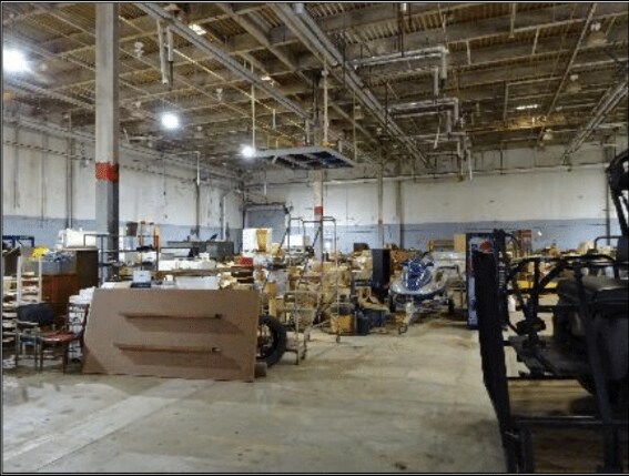 More Photos Of 144 Parkview St, Westminster Distribution For Sale