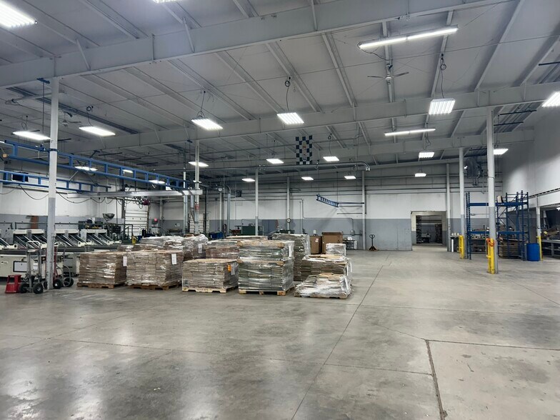 More Photos Of 3340-3350 Main St, Ravenna Light Manufacturing For Sale