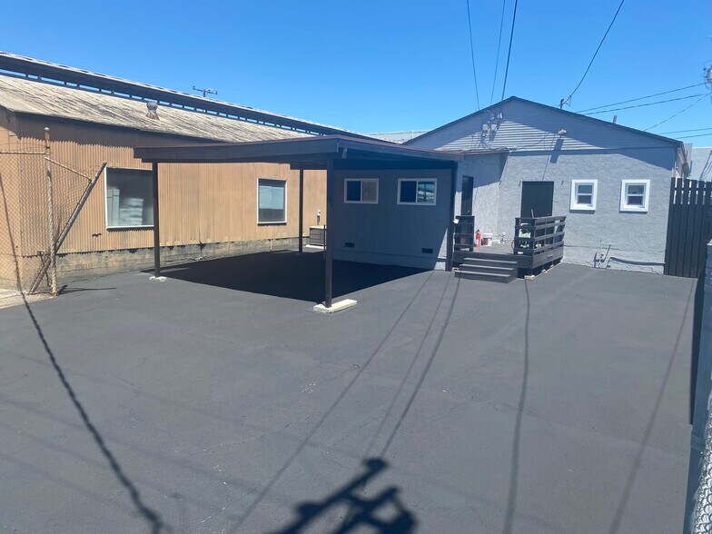 More Photos Of 121 Penn St, El Segundo Flex For Sale
