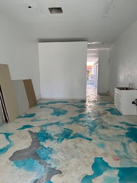 More Photos Of 363 S Fairfax Ave, Los Angeles Storefront Retail Office For Lease