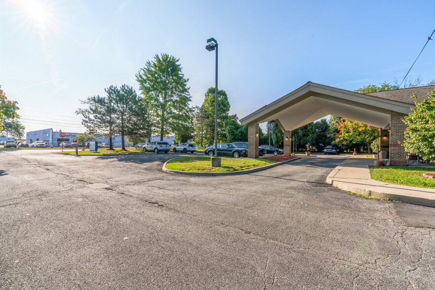 More Photos Of 5715 N Venoy Rd, Westland Medical For Sale
