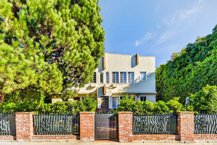 More Photos Of 822 Hayworth Ave, Los Angeles Apartments For Sale