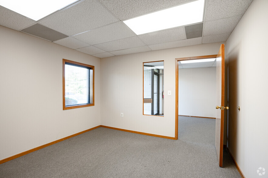 More Photos Of 3 Eves Dr, Marlton Office For Sale