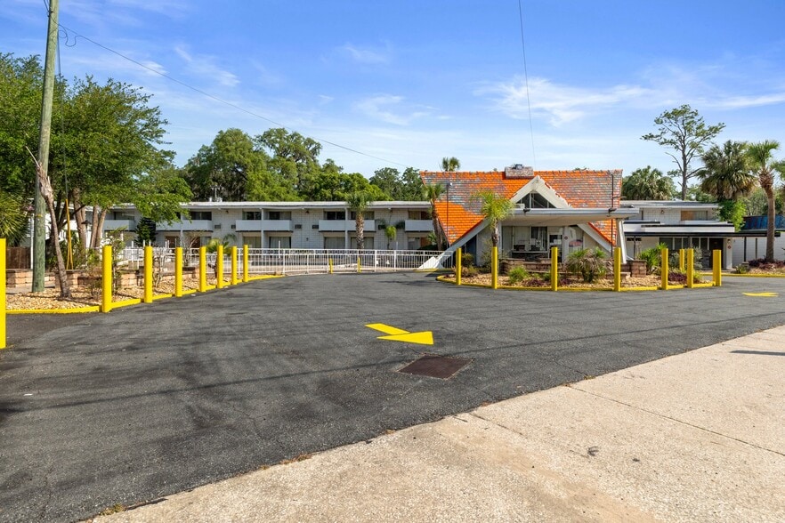 More Photos Of 5565 E Silver Springs Blvd, Silver Springs Hotel For Sale