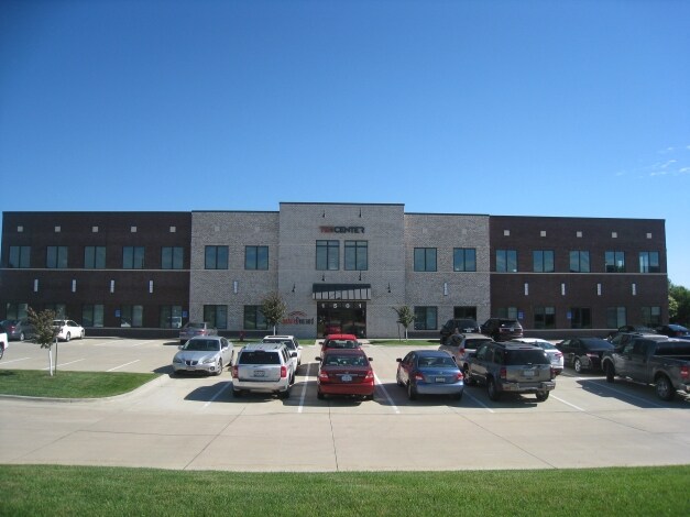 Primary Photo Of 1501 Boyson Square Dr, Hiawatha Office For Lease