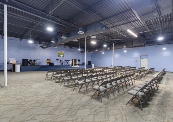 More Photos Of 725 E Walnut St, Garland Manufacturing For Sale