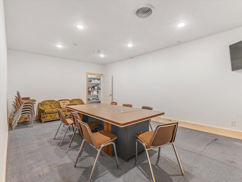 More Photos Of 1355 W 465 S, Orem Manufacturing For Sale
