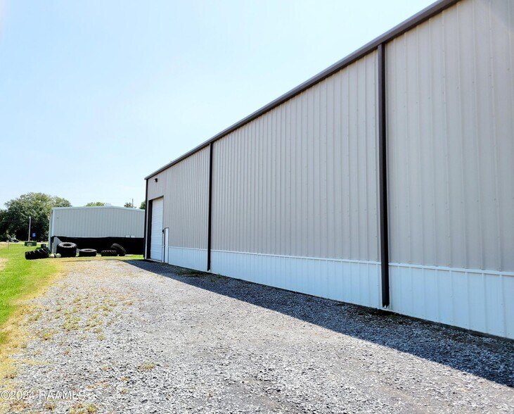 More Photos Of 644 Enterprise Pky, Breaux Bridge Flex For Lease