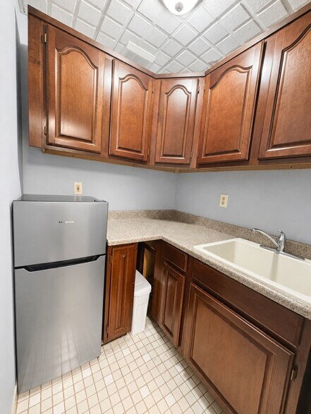 More Photos Of 490 Schooleys Mountain Rd, Hackettstown Office For Sale