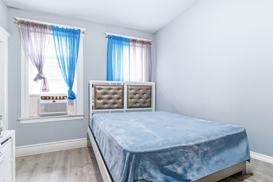 More Photos Of 369 E Kinney St, Newark Apartments For Sale