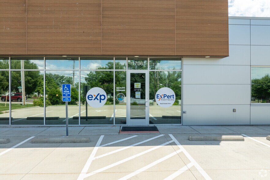 More Photos Of 1706 Smizer Station Rd, Saint Louis Office For Sale