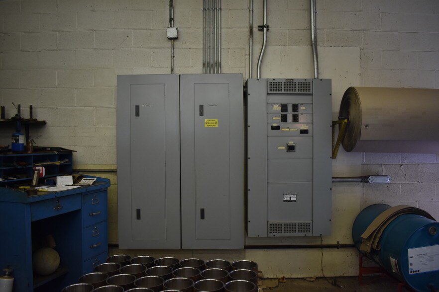 More Photos Of 1038 Triplett Blvd, Akron Manufacturing For Sale