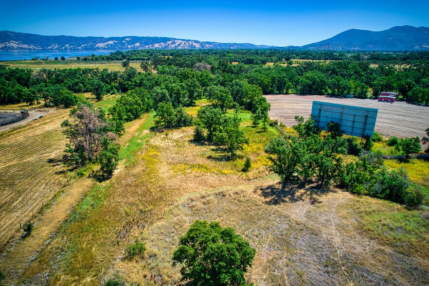 More Photos Of 52 Soda Bay Rd, Lakeport Movie Theatre For Sale