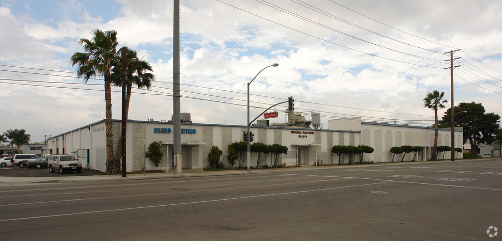 Primary Photo Of 2201 S Hathaway St, Santa Ana Warehouse For Lease