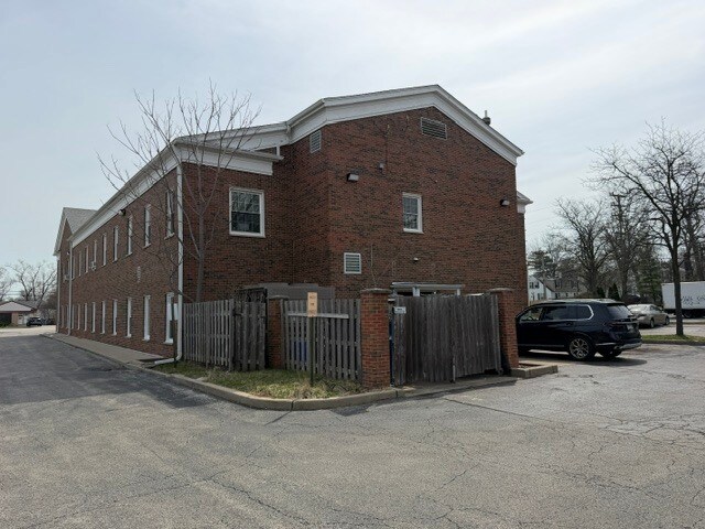 More Photos Of 1114 N Arlington Heights Rd, Arlington Heights Medical For Lease