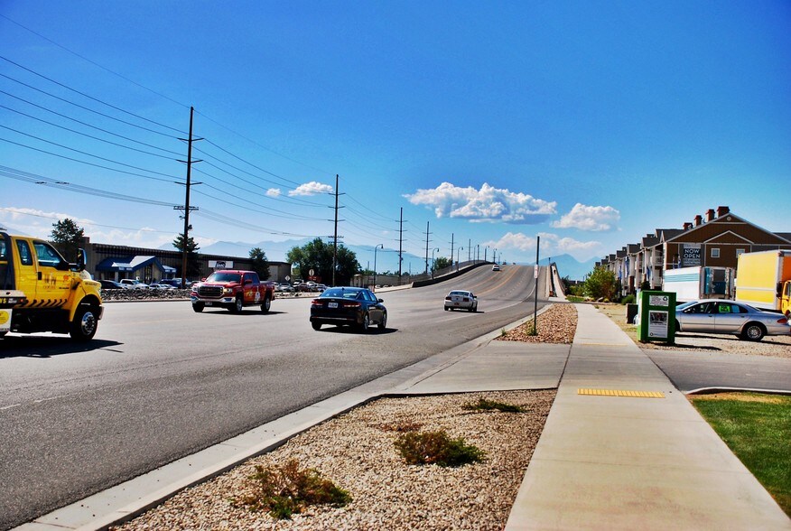 More Photos Of 1455-1463 W Center St, Orem Showroom For Lease