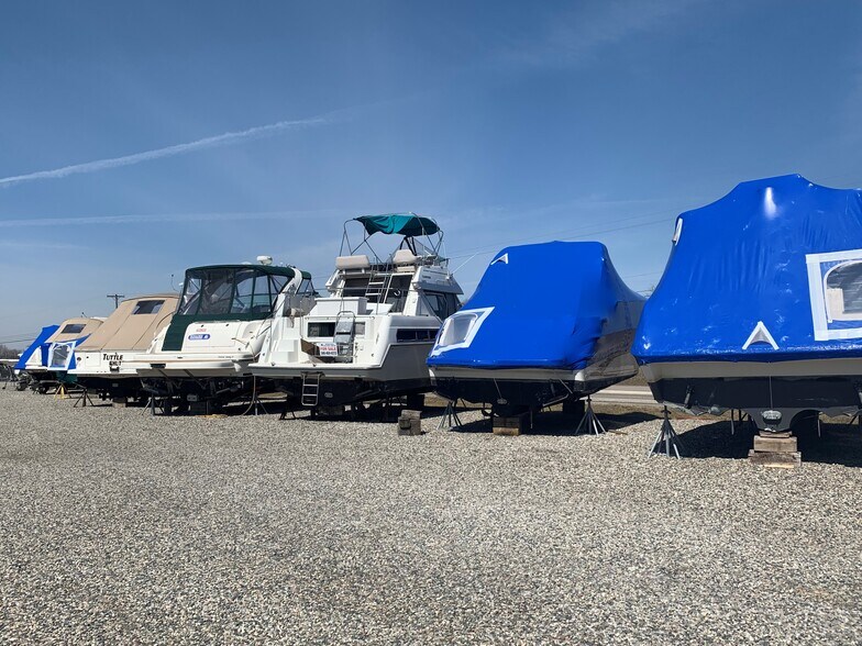 More Photos Of 30200 N River Rd, Harrison Township Marina For Sale