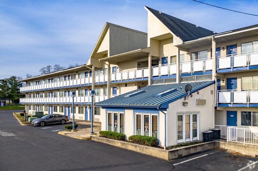 More Photos Of 801 Crescent Blvd, Brooklawn Hotel For Sale