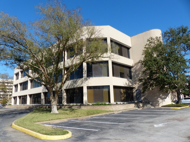 More Photos Of 1035 Dairy Ashford Rd, Houston Office For Lease
