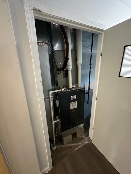 More Photos Of 125 E Washington St, Kearney Storefront Retail Office For Lease
