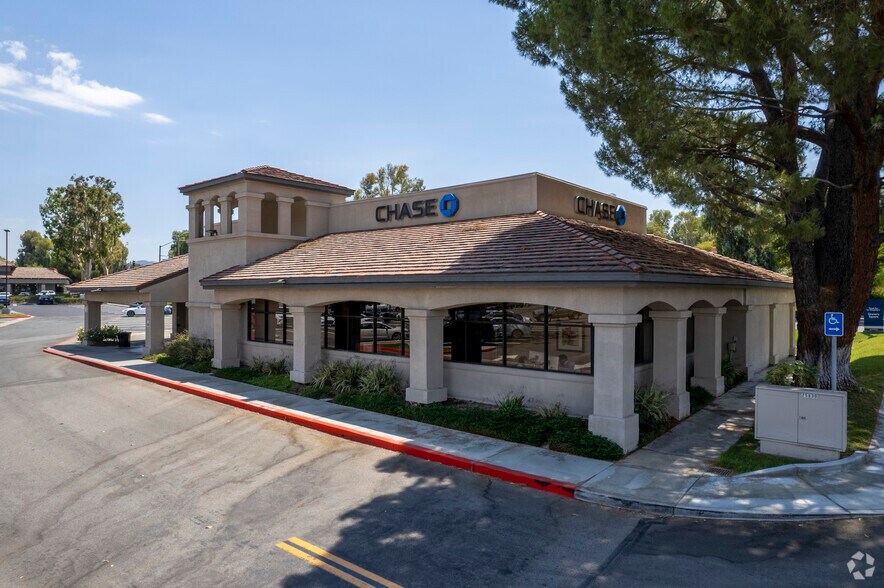 More Photos Of 25882 McBean Pky, Valencia Bank For Lease