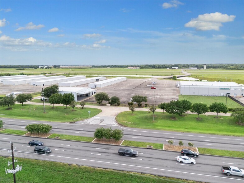 More Photos Of 12890C S Highway 6, Sugar Land Specialty For Sale