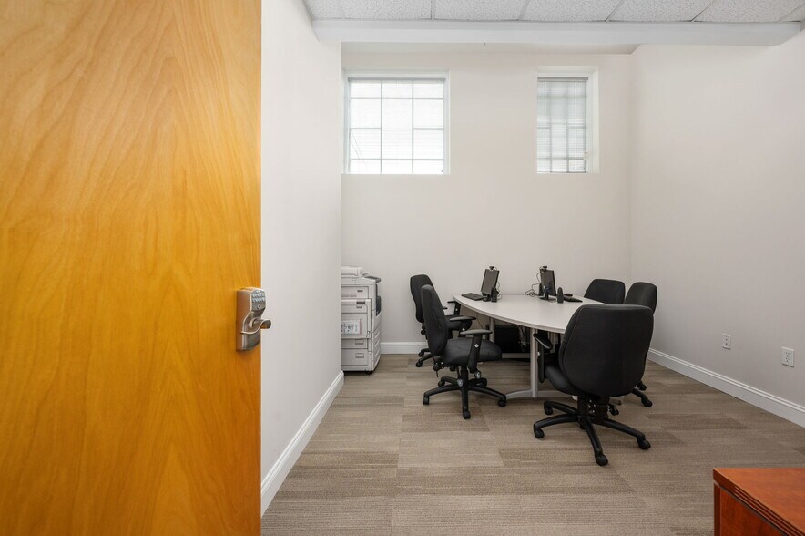 More Photos Of 415-417 Wolfe St, Fredericksburg Medical For Lease