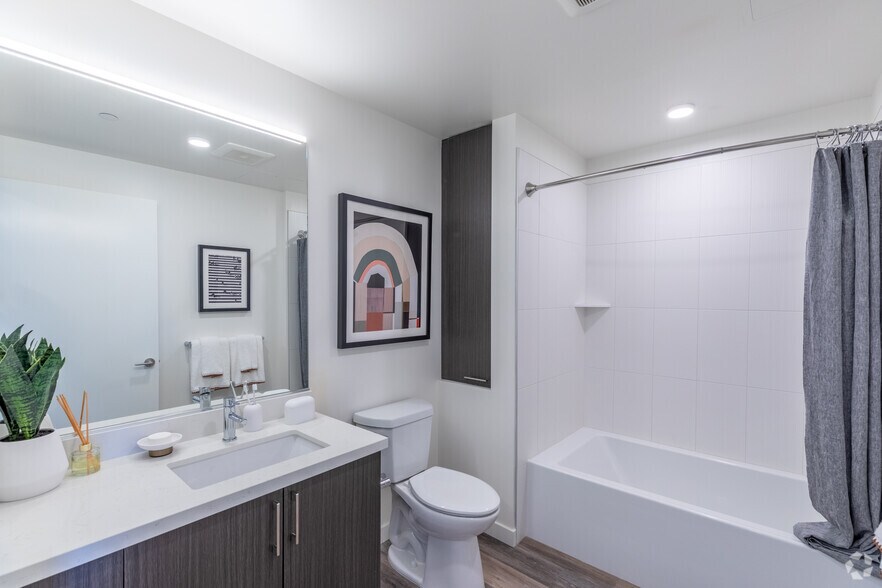 More Photos Of 601 11th Ave, San Diego Apartments For Lease