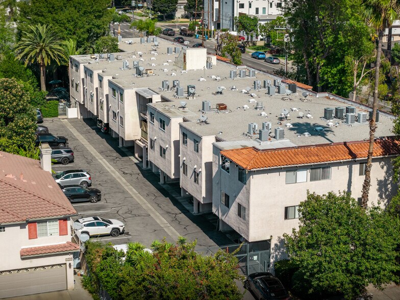 More Photos Of 6121 Woodman Ave, Van Nuys Apartments For Sale