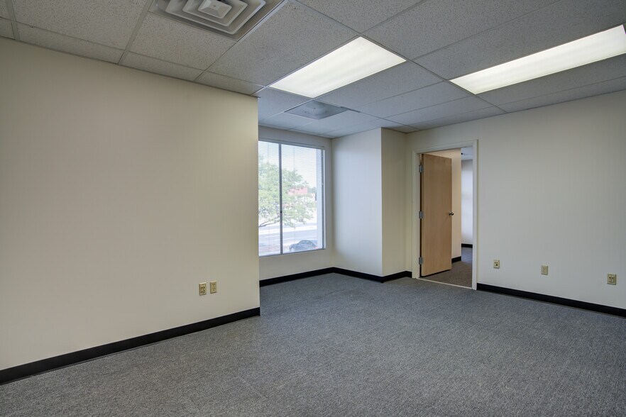More Photos Of 225 S Academy Blvd, Colorado Springs Office For Sale