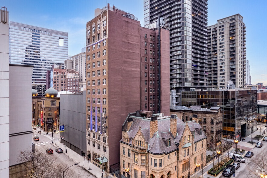 Primary Photo Of 640 N Wabash Ave, Chicago Hotel For Sale