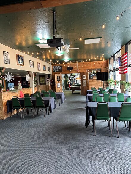 More Photos Of 295 S Broadway, Coos Bay Restaurant For Sale