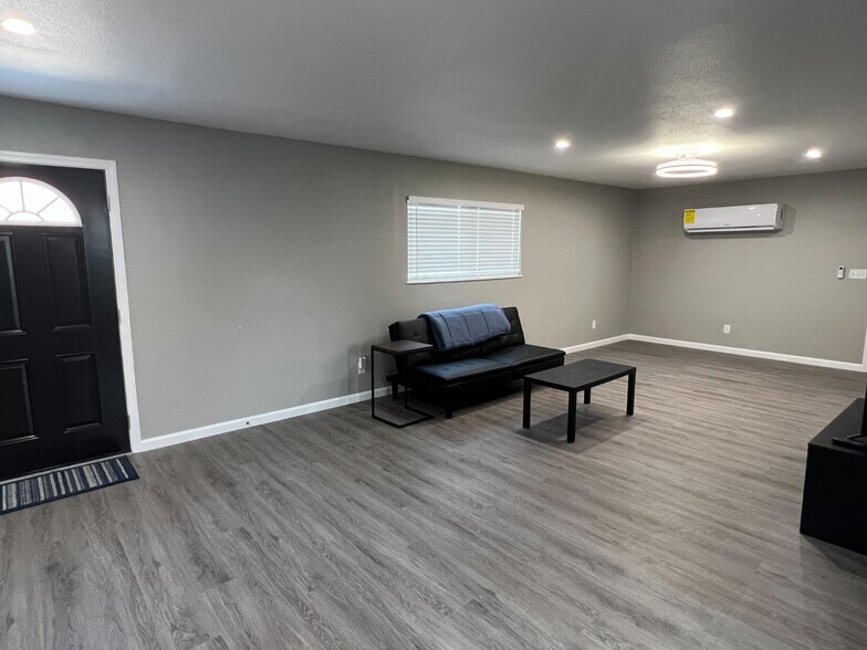 More Photos Of 7490 Lander Ave, Hilmar Office Residential For Sale