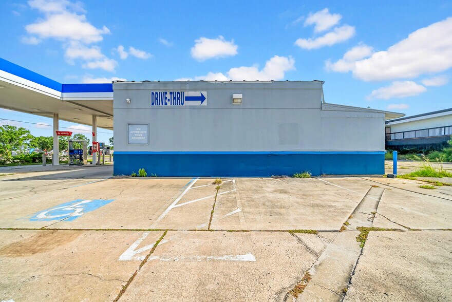 More Photos Of 1200 3rd St SW, Winter Haven Freestanding For Sale