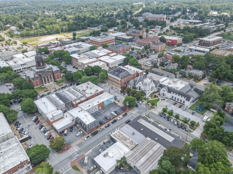 More Photos Of 14 Brown St, Newnan Office For Sale