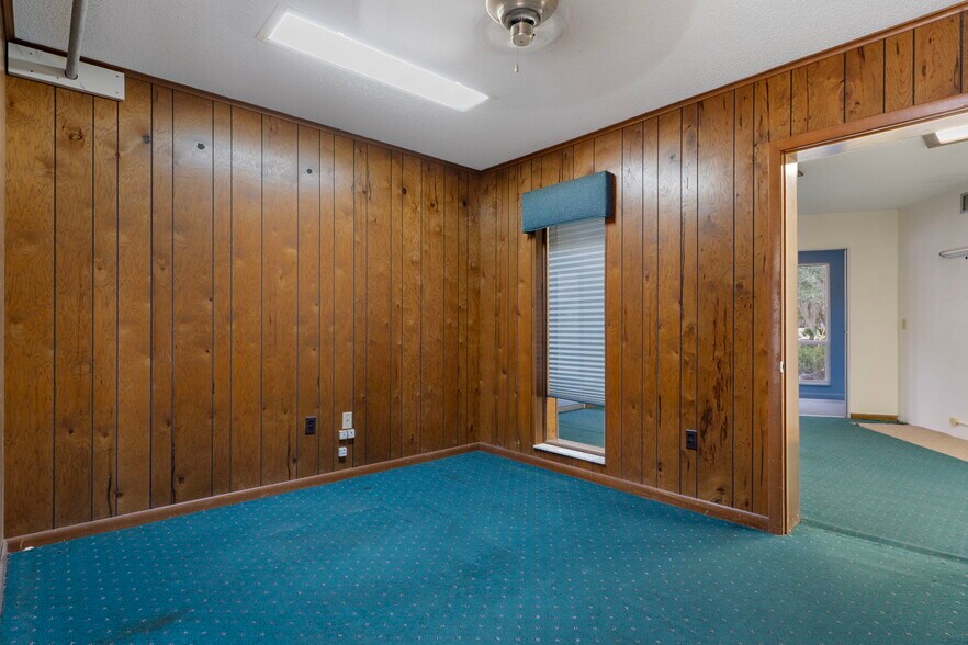 More Photos Of 377 Highway 40 W, Inglis Flex For Sale