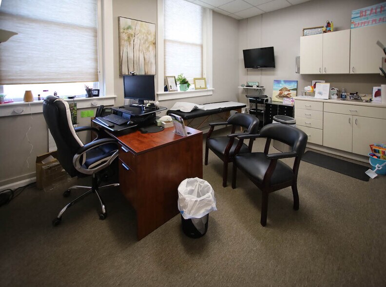 More Photos Of 42 Summer St, Pittsfield Medical For Sale