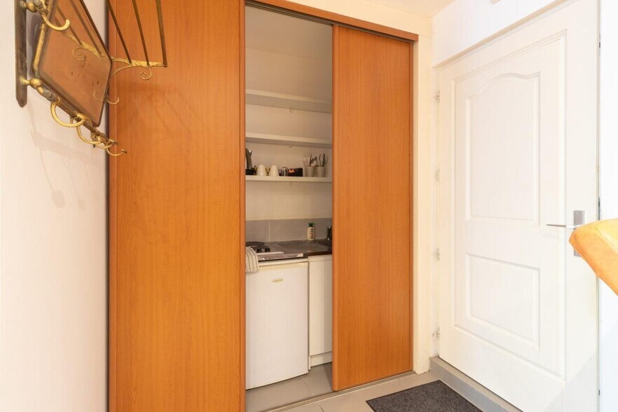 More Photos Of 56 Rue Borie, Bordeaux Office For Sale
