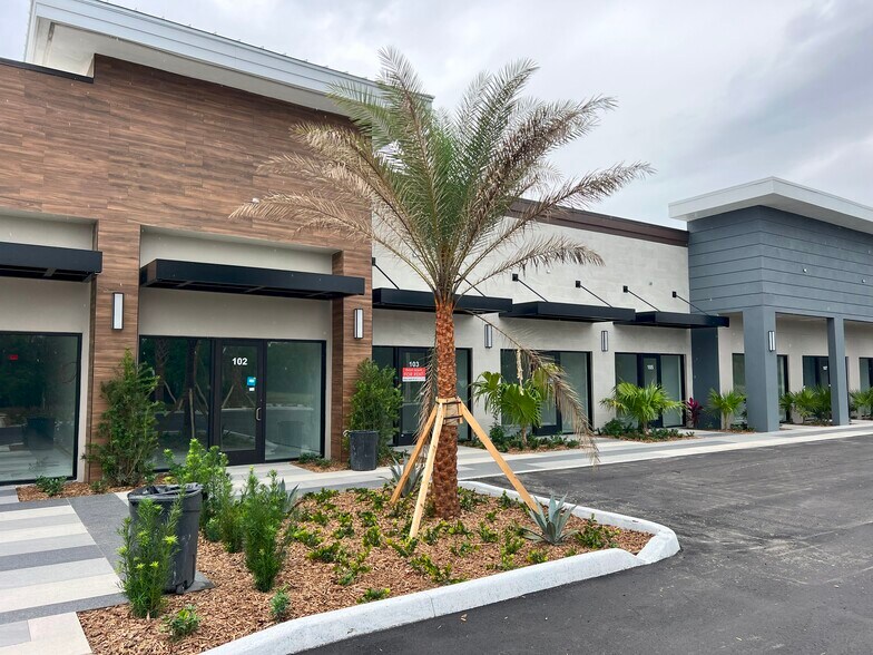 More Photos Of 1224 SW Gatlin Blvd, Port Saint Lucie Unknown For Lease