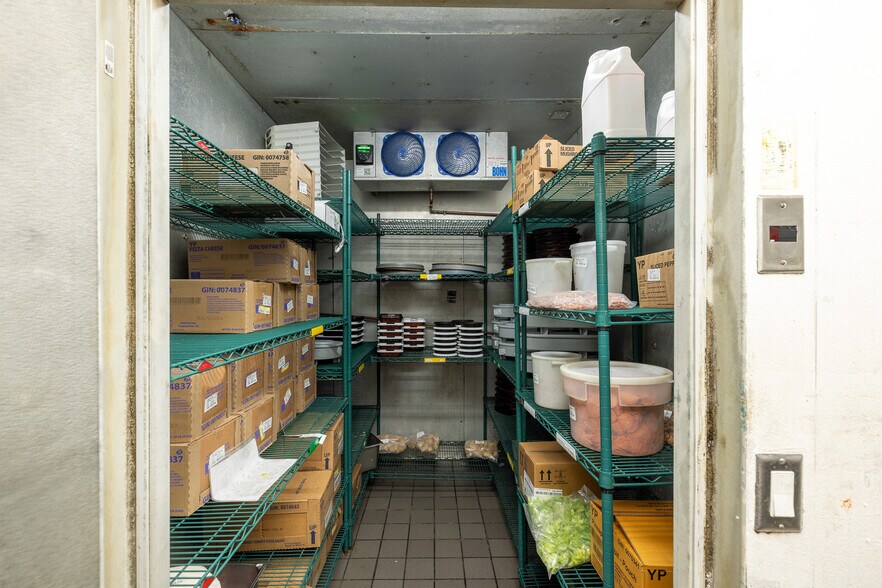 More Photos Of 12203-12207 Hawthorne Blvd, Hawthorne Storefront For Sale