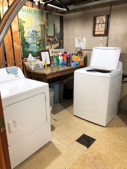 More Photos Of 5512 S Brainard Ave, Countryside Apartments For Lease