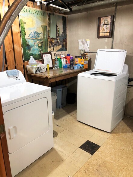 More Photos Of 5512 S Brainard Ave, Countryside Apartments For Lease