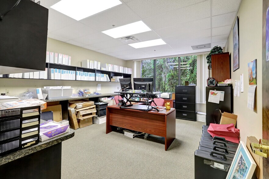 More Photos Of 5620 W Sligh Ave, Tampa Loft Creative Space For Lease