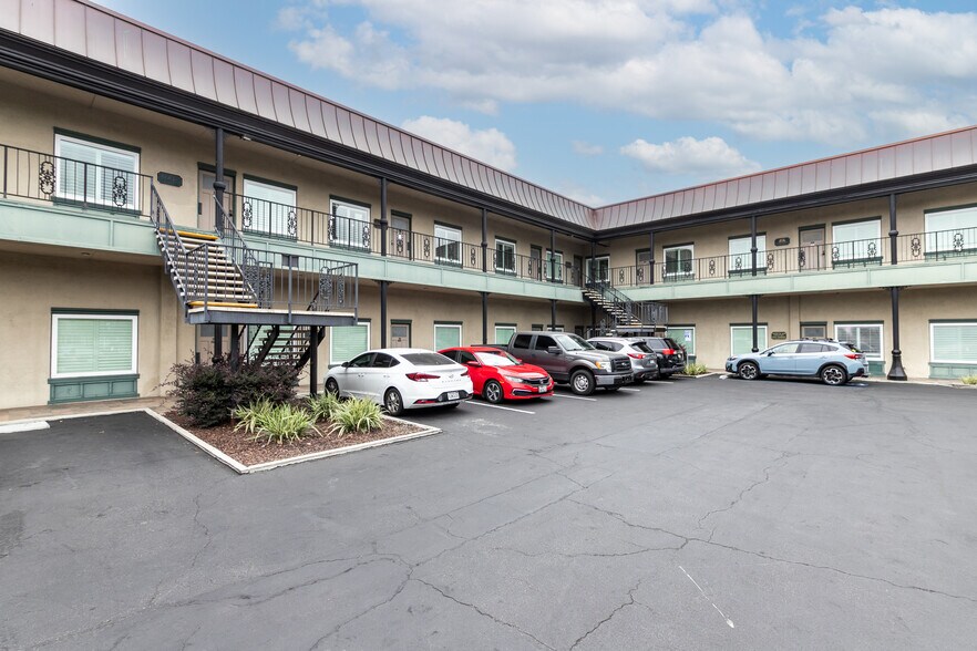 More Photos Of 1913 E 17th St, Santa Ana Office For Sale