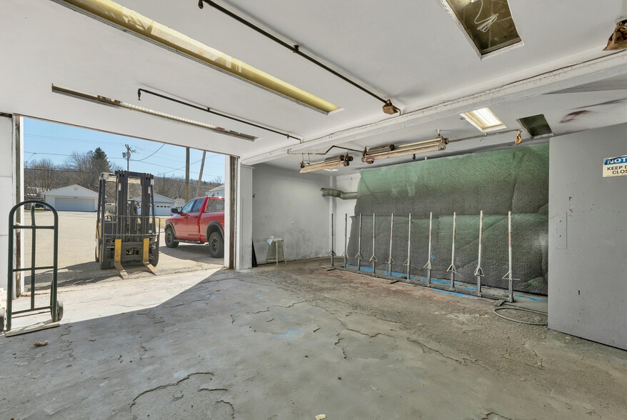 More Photos Of 55 Maynesboro St, Berlin Industrial For Sale