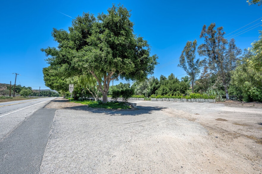 More Photos Of 12625 Sierra Hwy, Santa Clarita Restaurant For Sale