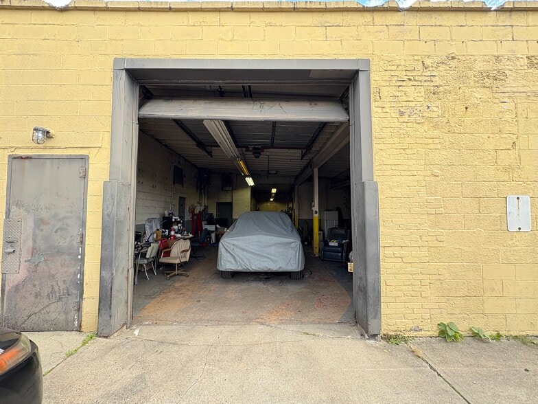 More Photos Of 28 Cordier St, Irvington Warehouse For Sale