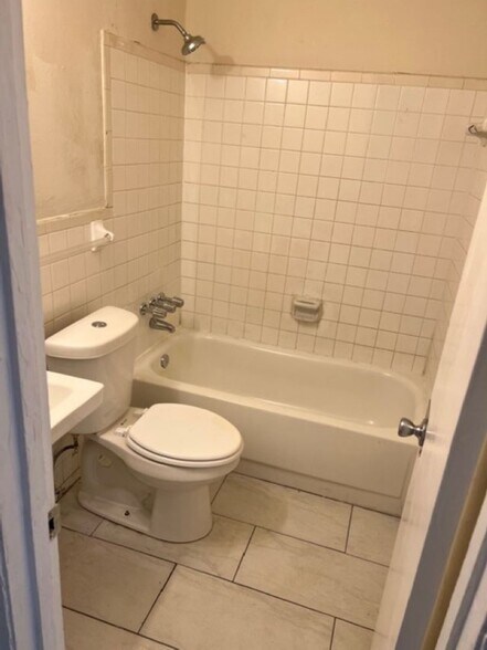 More Photos Of 3917 Dunn Rd, Memphis Apartments For Sale