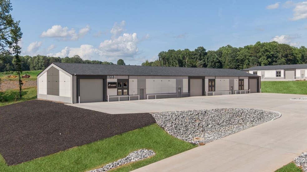 More Photos Of 141 Innovation Dr, Statesville Flex For Lease