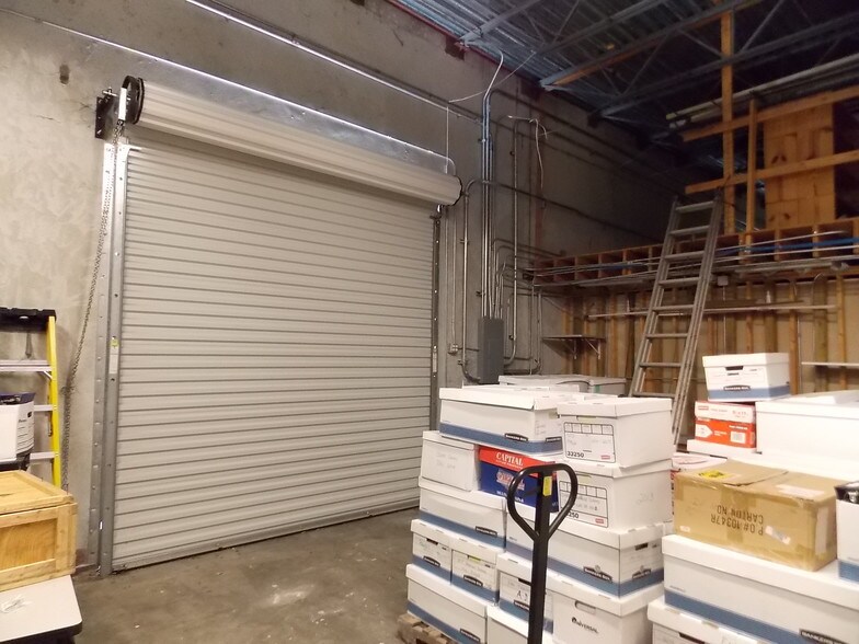 More Photos Of 445 West Dr, West Melbourne Warehouse For Sale